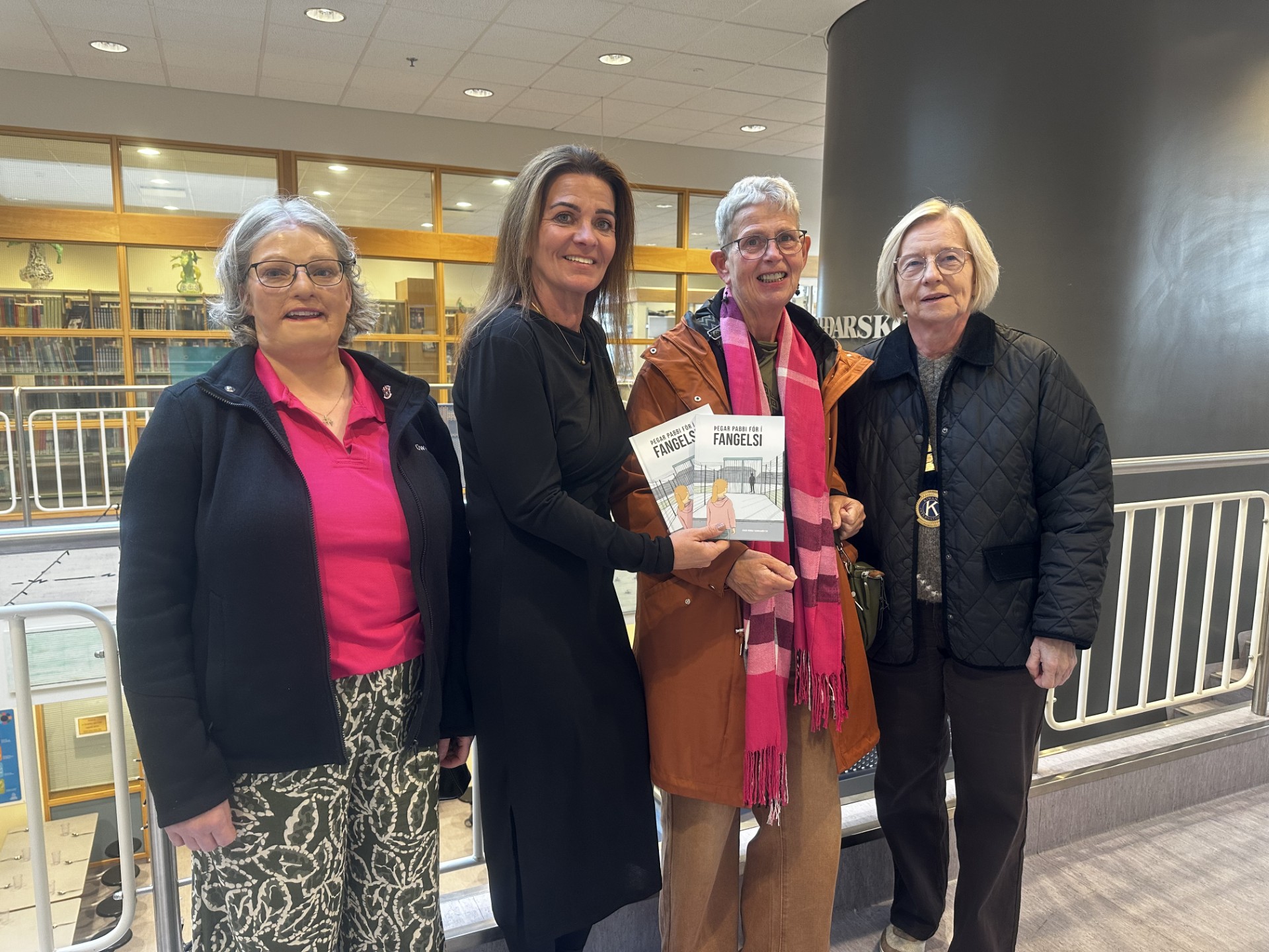 Vegleg bókagjöf frá Kiwanisklúbbnum Vörðu