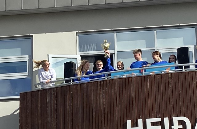 Sigurvegurunum fagnað