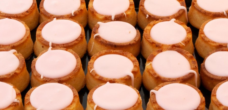 Bleiki dagurinn – möndlukökur og góðverk