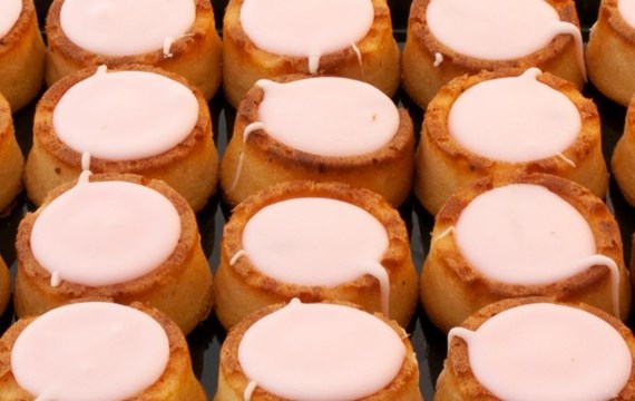 Bleiki dagurinn – möndlukökur og góðverk